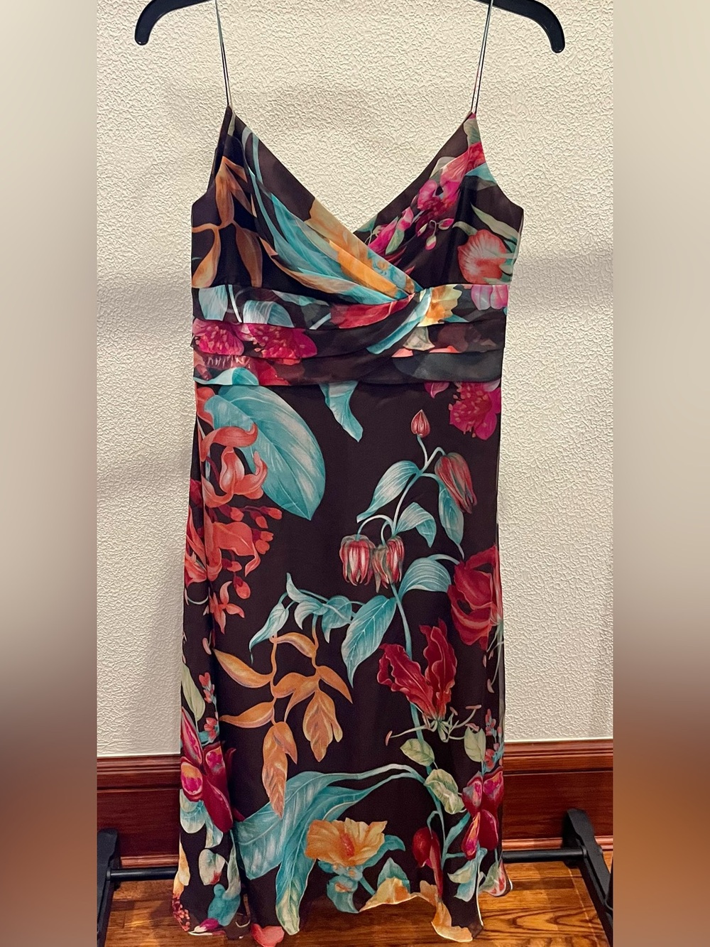 Carmen Marc Valvo Collection Tropical Floral Spaghetti- Strap Slip Dress M